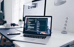 OpenAI和谷歌刚开打 夸克就挤进AI浏览器赛道偷家了